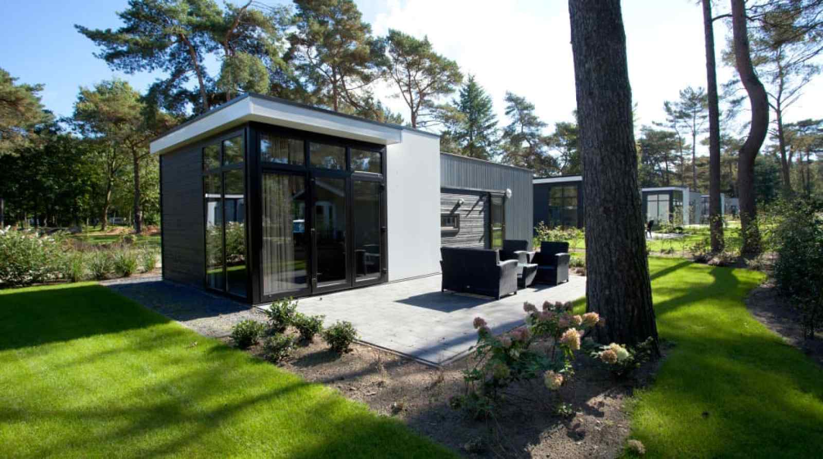 modern-4-persoons-vakantiewoning-op-een-vakantiepark-in-halfweg