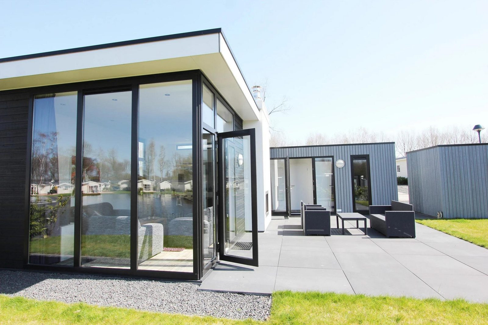 mooie-6-persoons-vakantiewoning-op-een-vakantiepark-in-halfweg