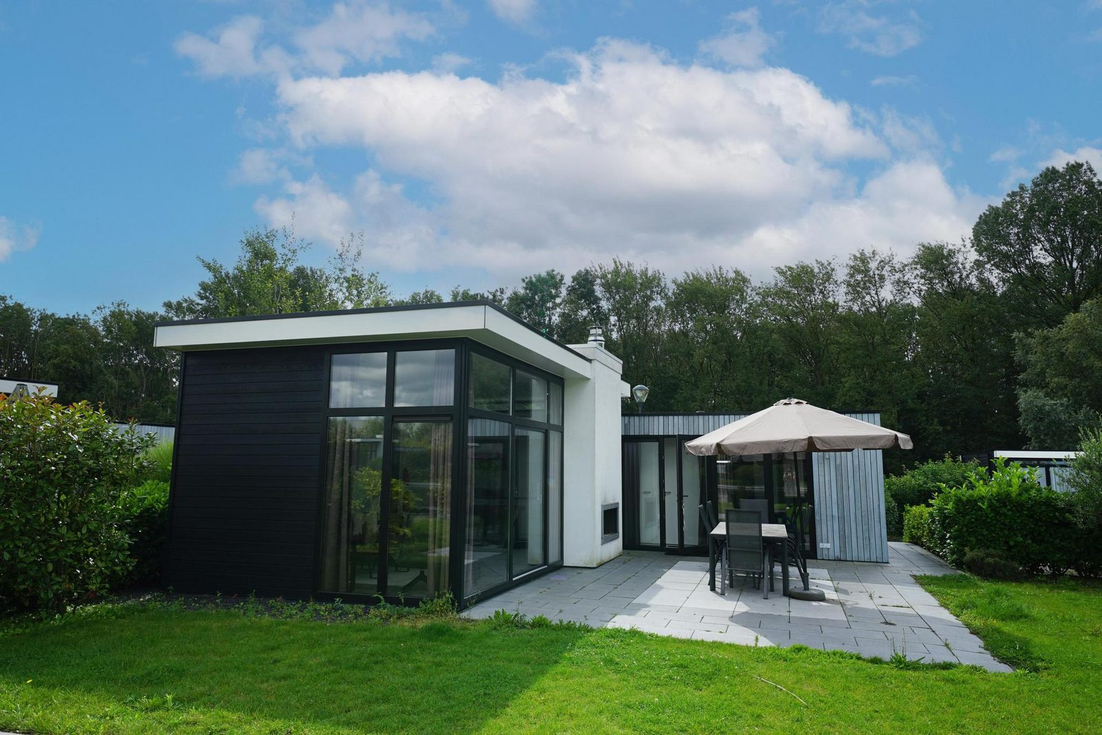 mooie-6-persoons-vakantiewoning-op-een-vakantiepark-in-halfweg