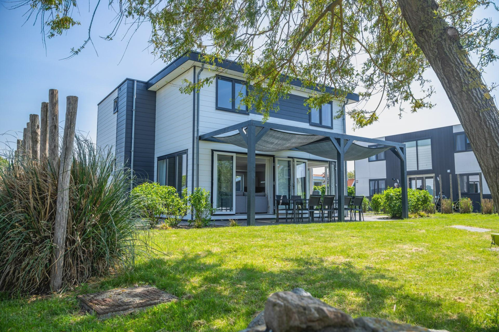 Comfortabele 10-persoons woning met sauna op een park in het Noord-Hollandse polderland. — groepsaccommodatie in Noord-Holland