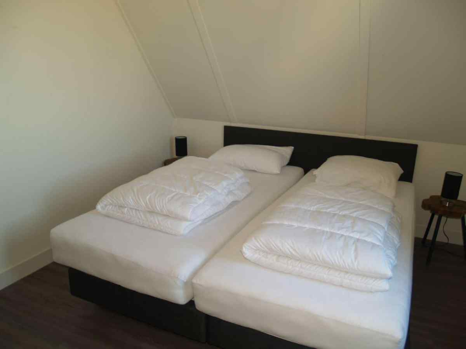 luxe-appartement-voor-12-personen-met-sauna-gelegen-op-vakantiepark-poort-van-amsterdam
