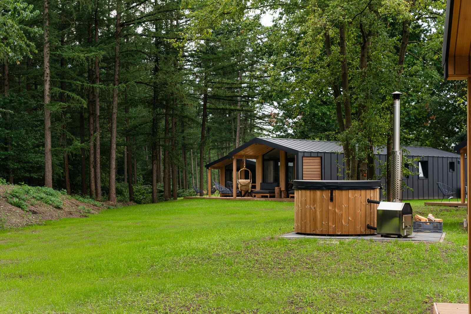 prachtige-4-persoons-lodge-met-hottub-in-wilsum-nabij-de-grens-duitsland-nederland