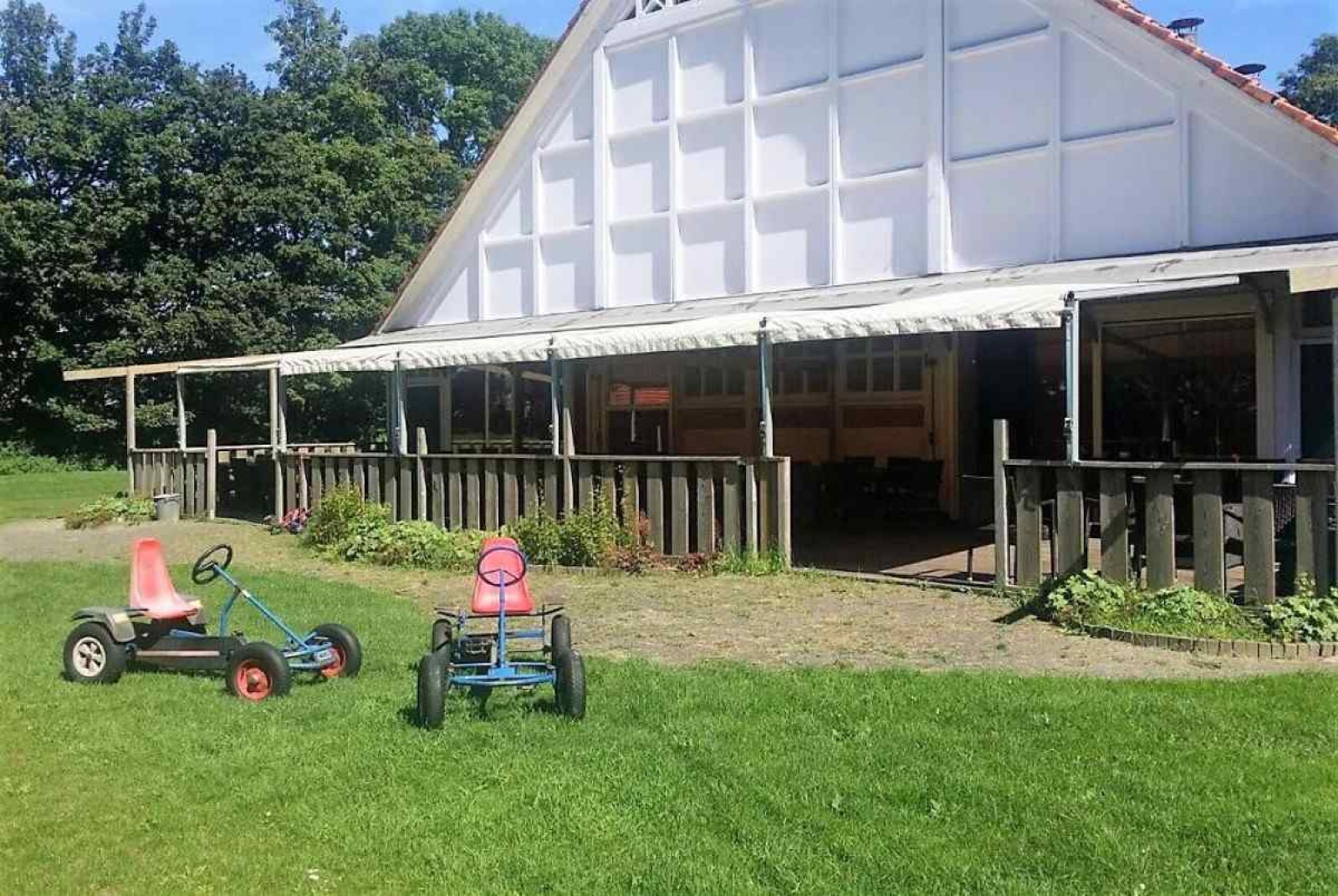 landelijk-gelegen-groepsaccommodatie-voor-56-personen-vlakbij-blokzijl