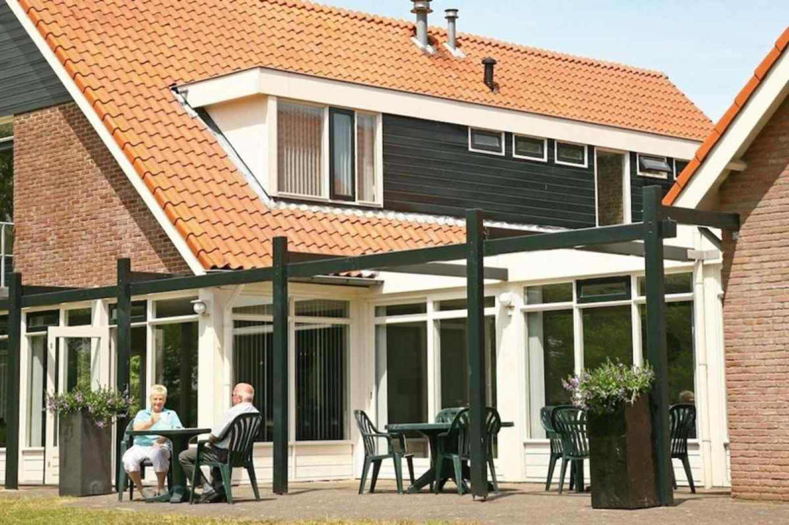 royale-28-persoons-groepsaccommodatie-in-enter