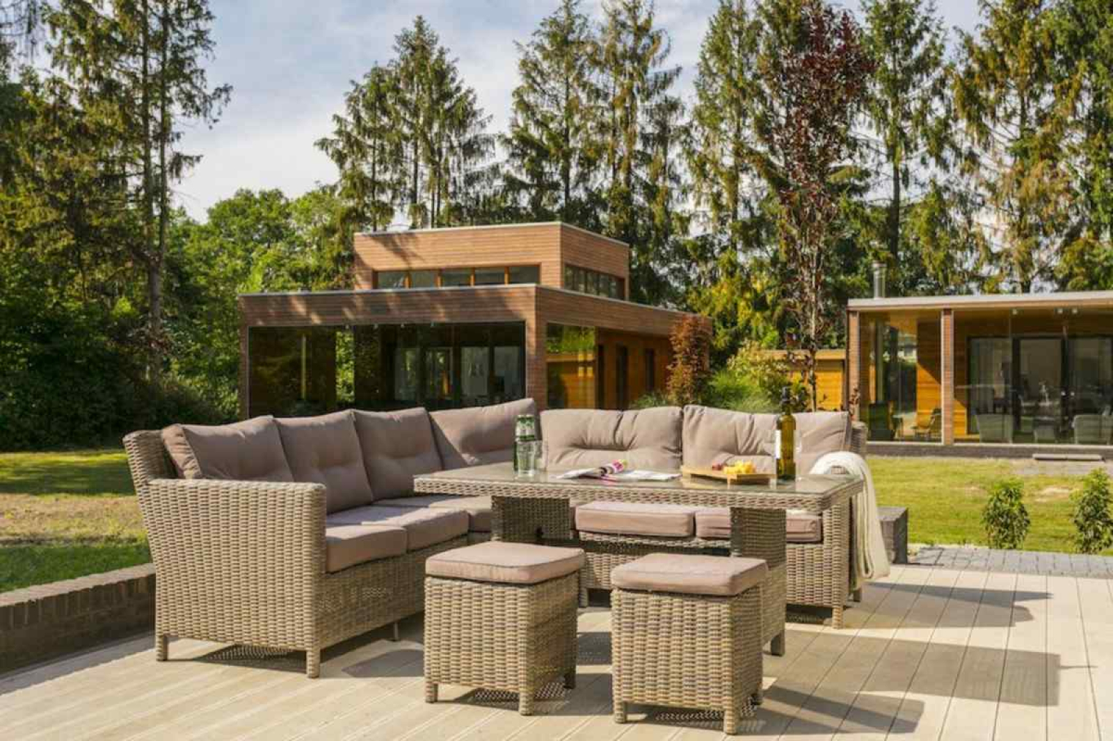 mooie-4-persoons-lodge-met-ruim-terras-op-een-vakantiepark-nabij-enter