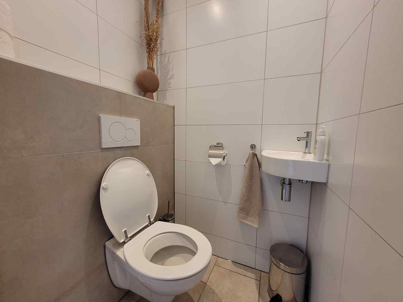 6-persoons-vakantiehuis-aan-het-water-te-midden-in-het-oude-centrum-van-giethoorn