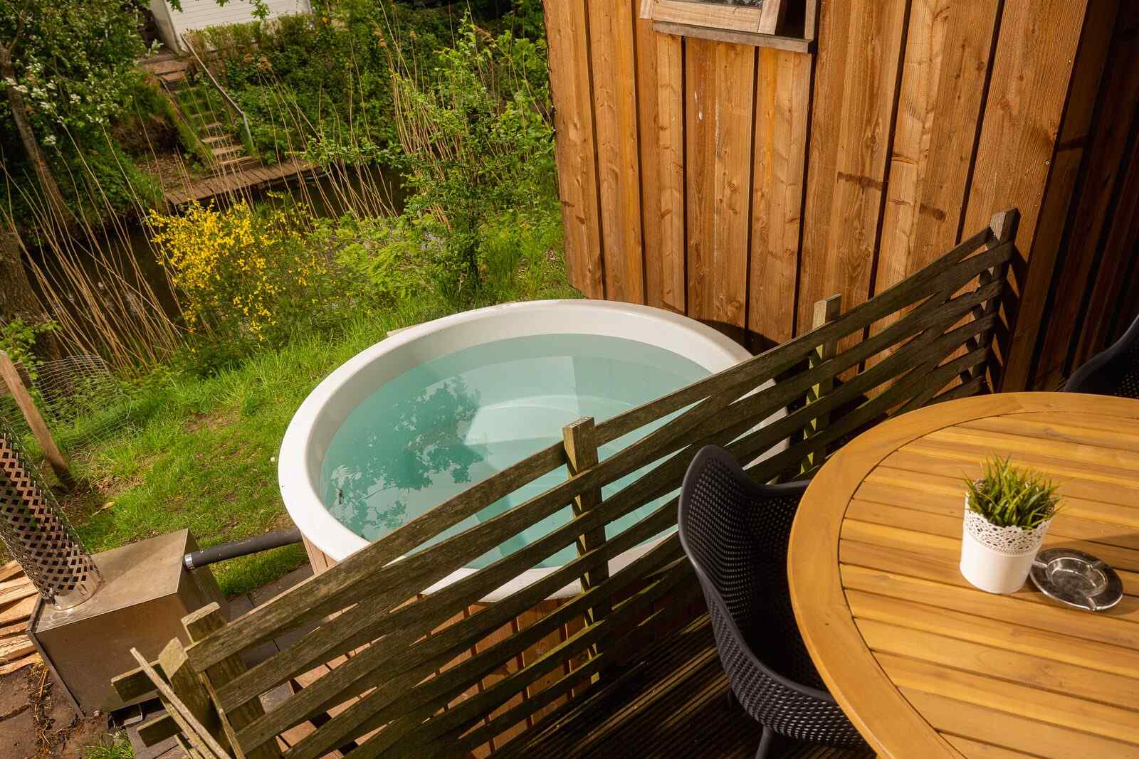 gezellige-4-persoons-cottage-met-hottub-op-vakantiepark-molke