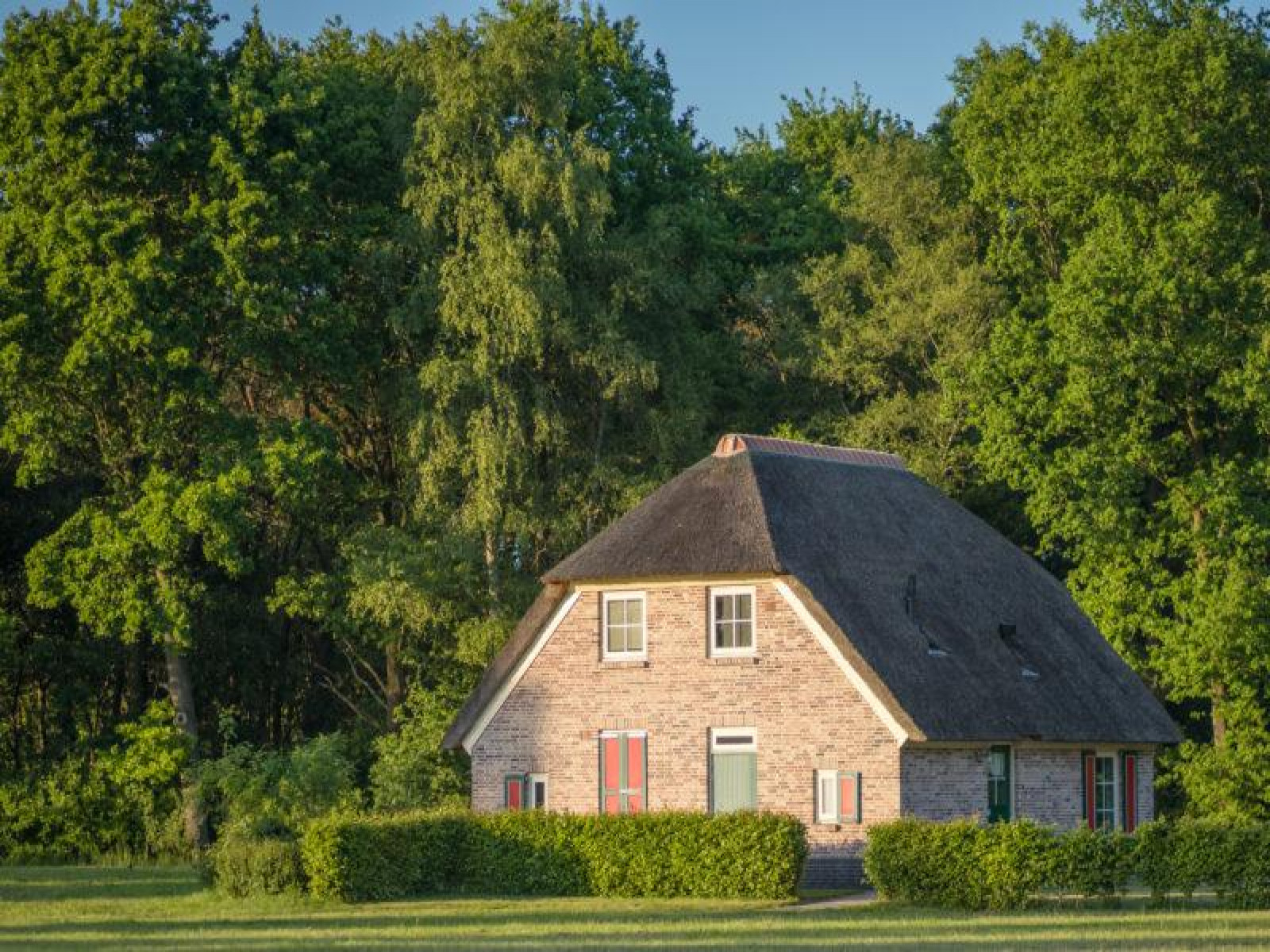 twee-6-persoons-vakantiehuisjes-nabij-elkaar-gelegen-in-den-ham-overijssel