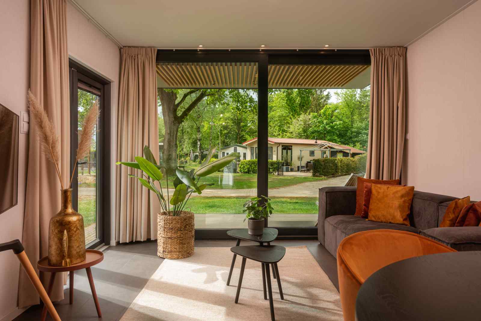 comfortabel-4-persoons-vakantiehuis-met-eigen-tuin-op-vakantiepark-molke-in-zuna