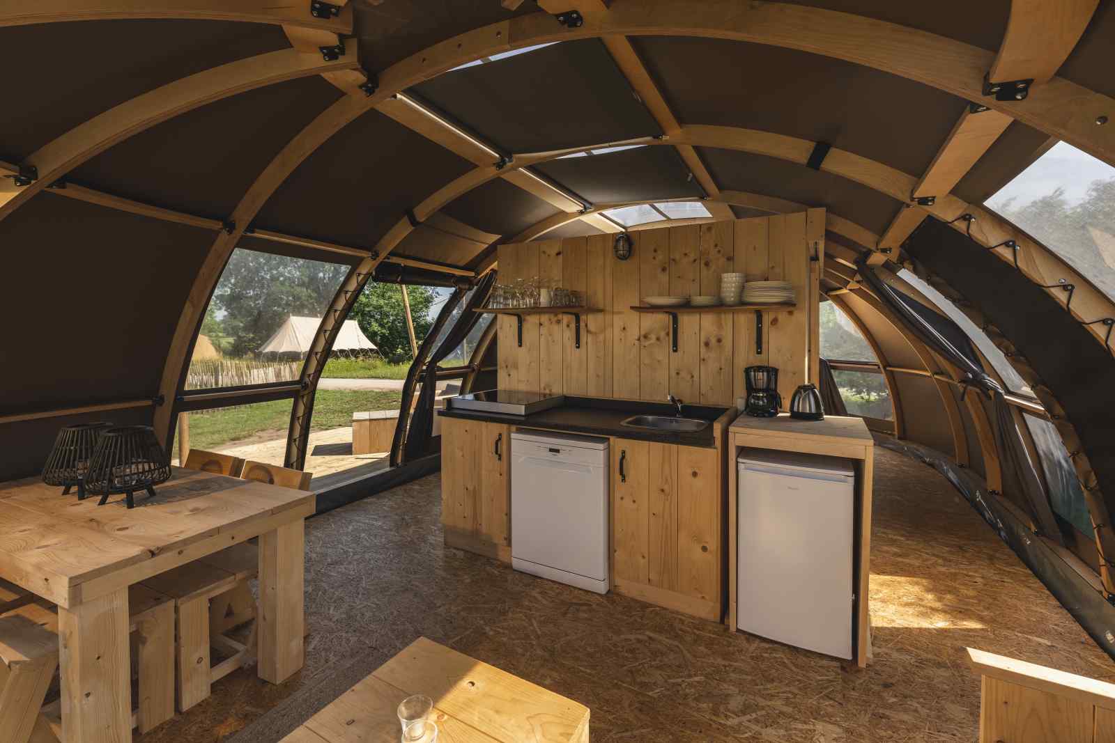 overnacht-in-deze-bijzondere-4-persoons-dome-in-salland