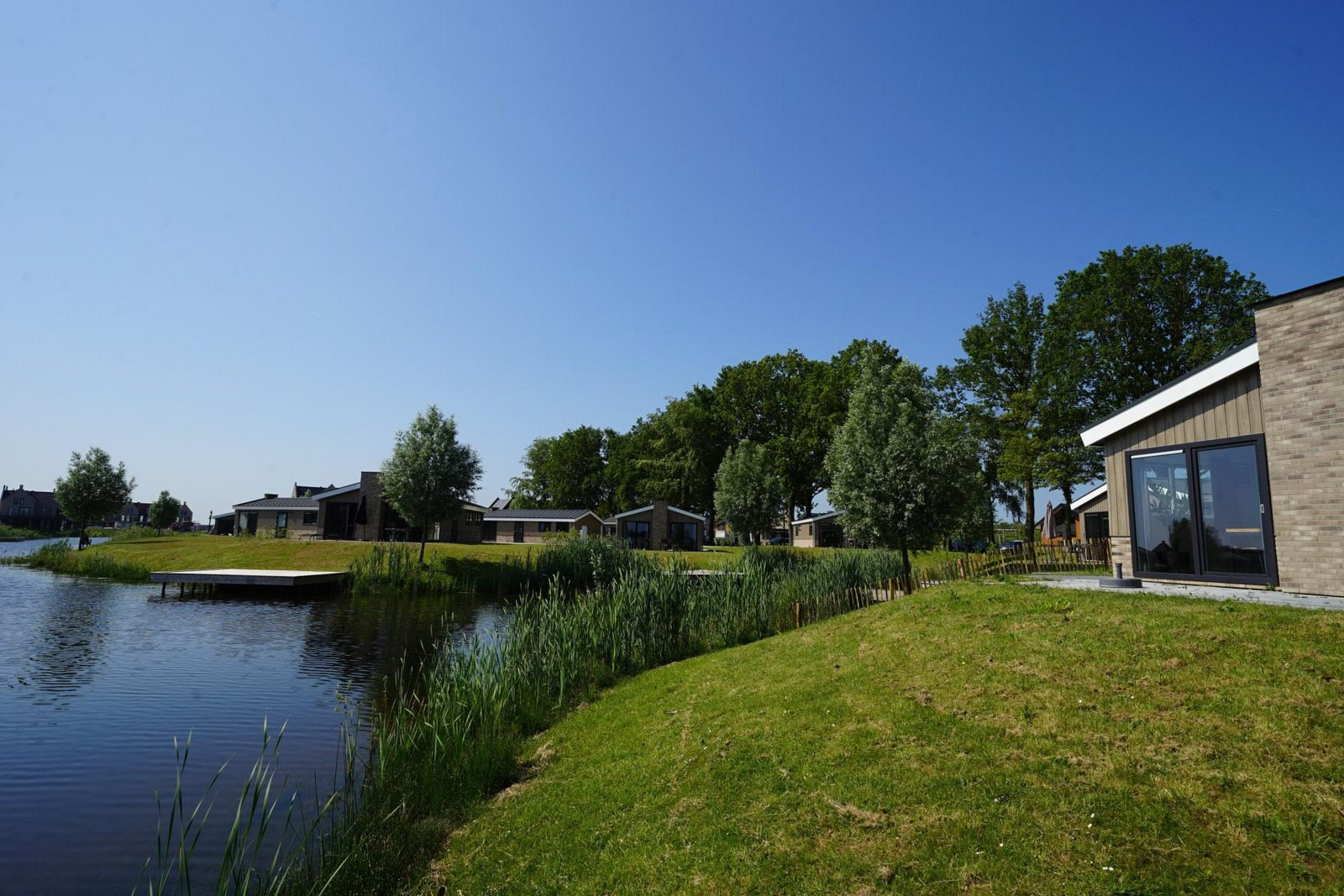 een-6-persoons-chalet-met-stijl-tussen-overijssel-en-flevoland