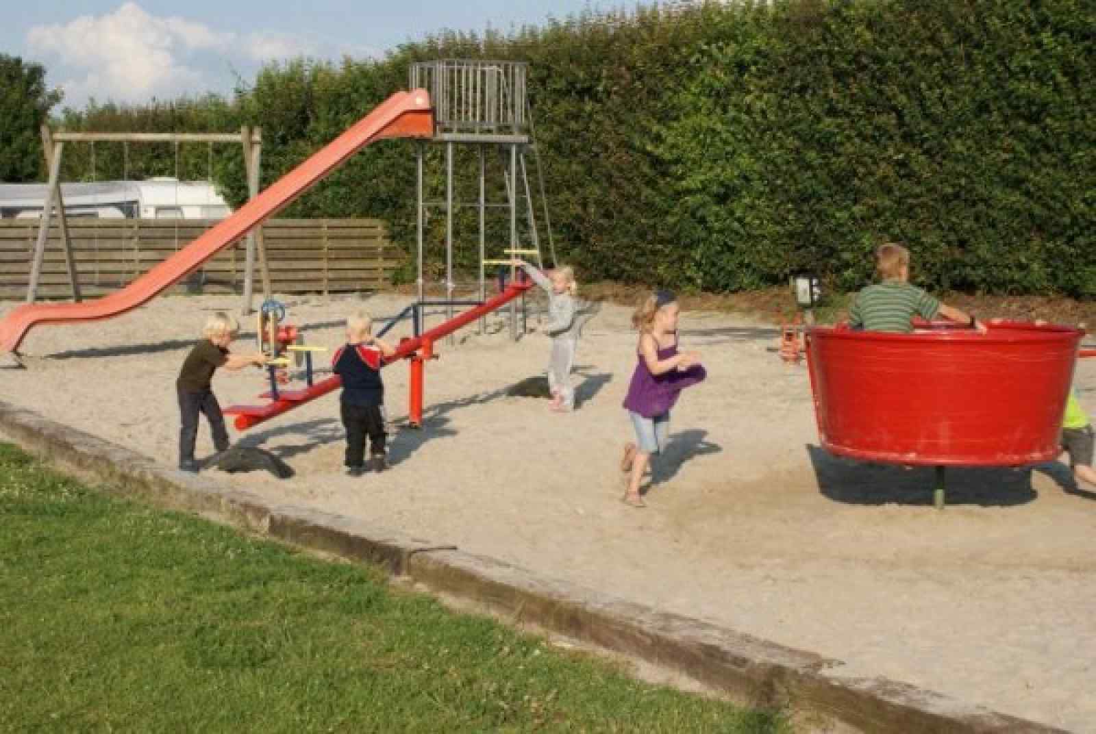 prachtig-gelegen-4-persoons-chalet-nabij-vollenhove-en-giethoorn