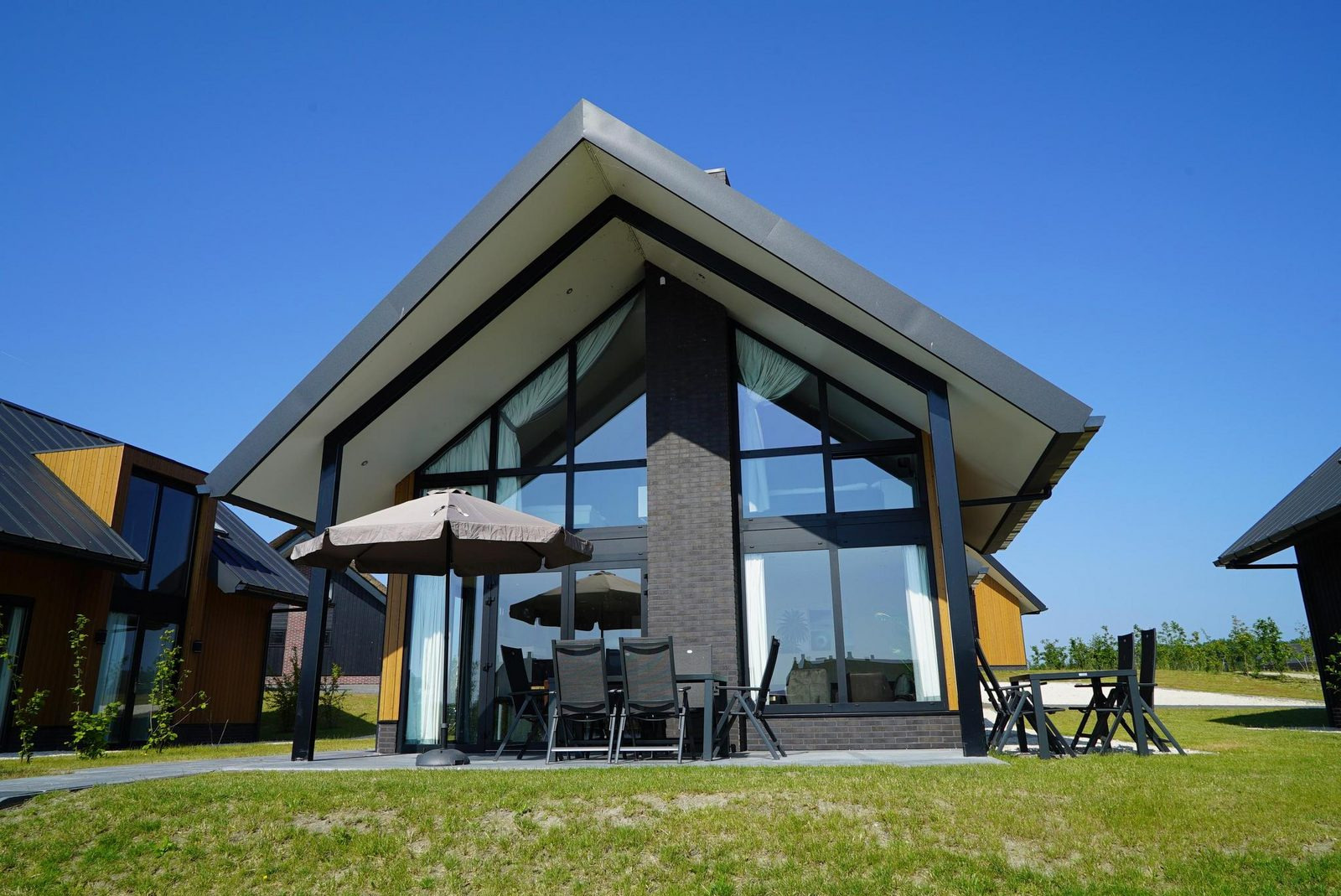 een-10-persoons-villa-in-de-natuur-rond-park-de-ijssel-eilanden