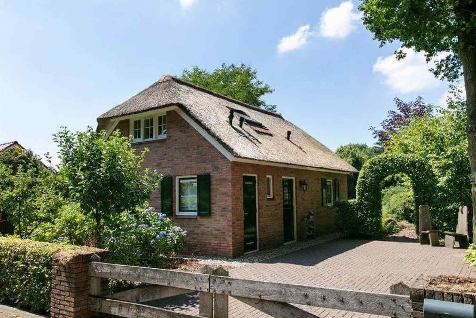 Comfortabel vakantiehuis voor 4 personen in het bos in 