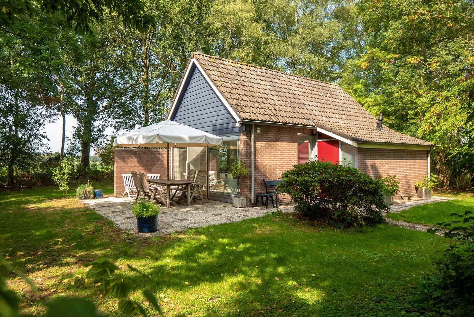 comfortabele-4-persoons-bungalow-in-overijssel-nabij-het-bos