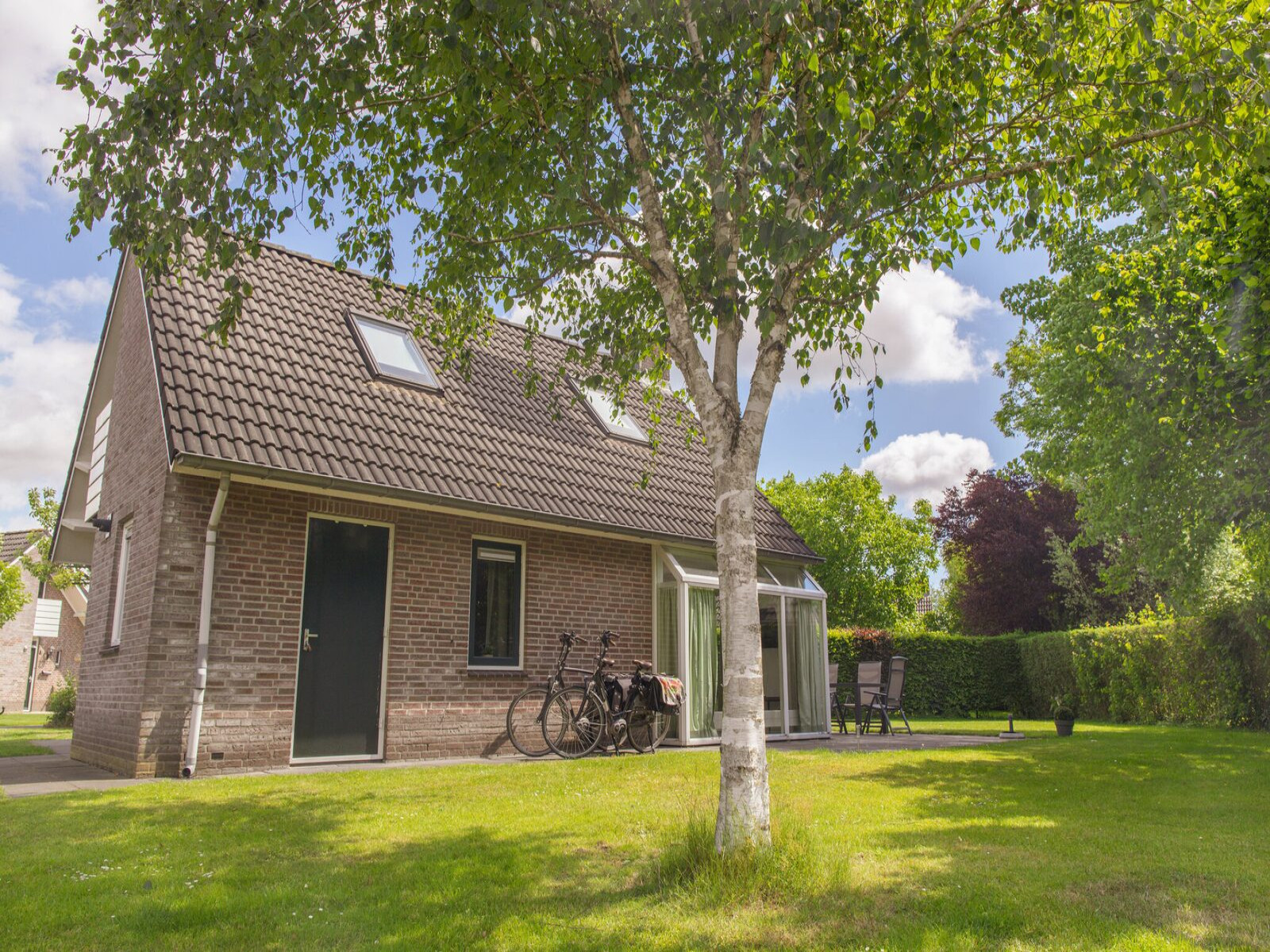 gezellige-6-persoons-vrijstaande-bungalow-in-overijssel-nabij-het-bos