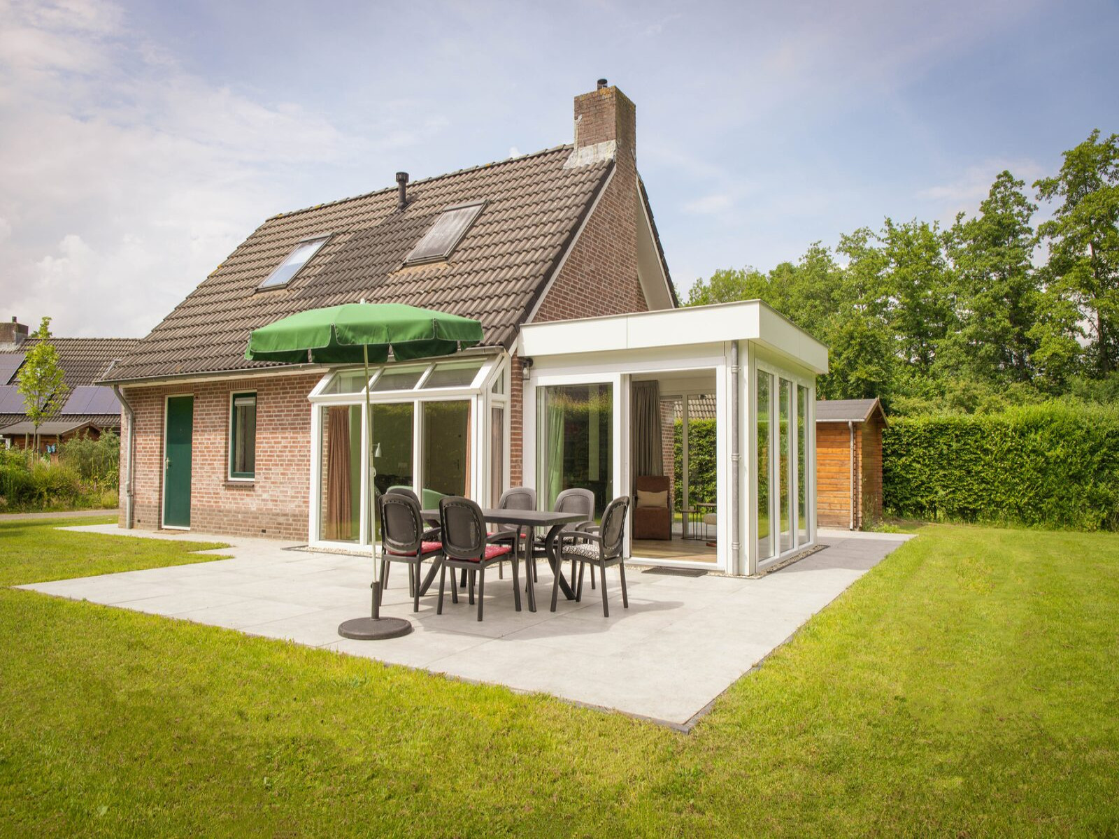 luxe-6-persoons-vrijstaande-bungalow-in-overijssel-nabij-het-bos