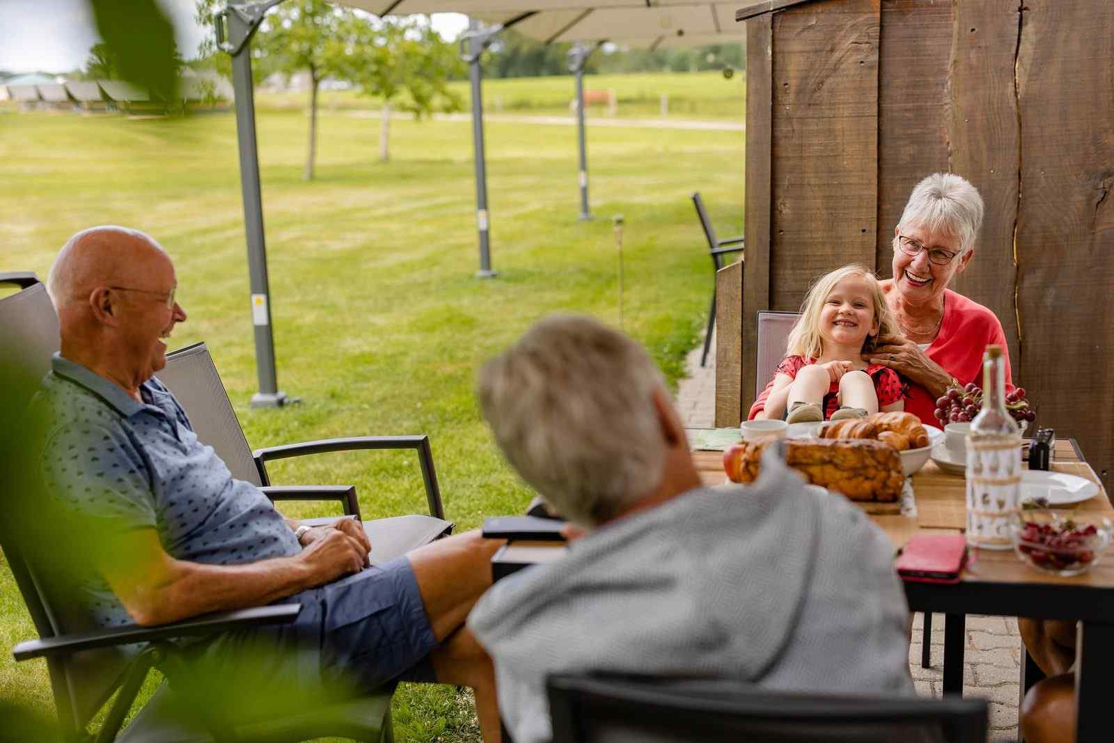 comfortabel-boerderij-appartement-voor-2-personen-op-een-rustige-camping-in-den-ham