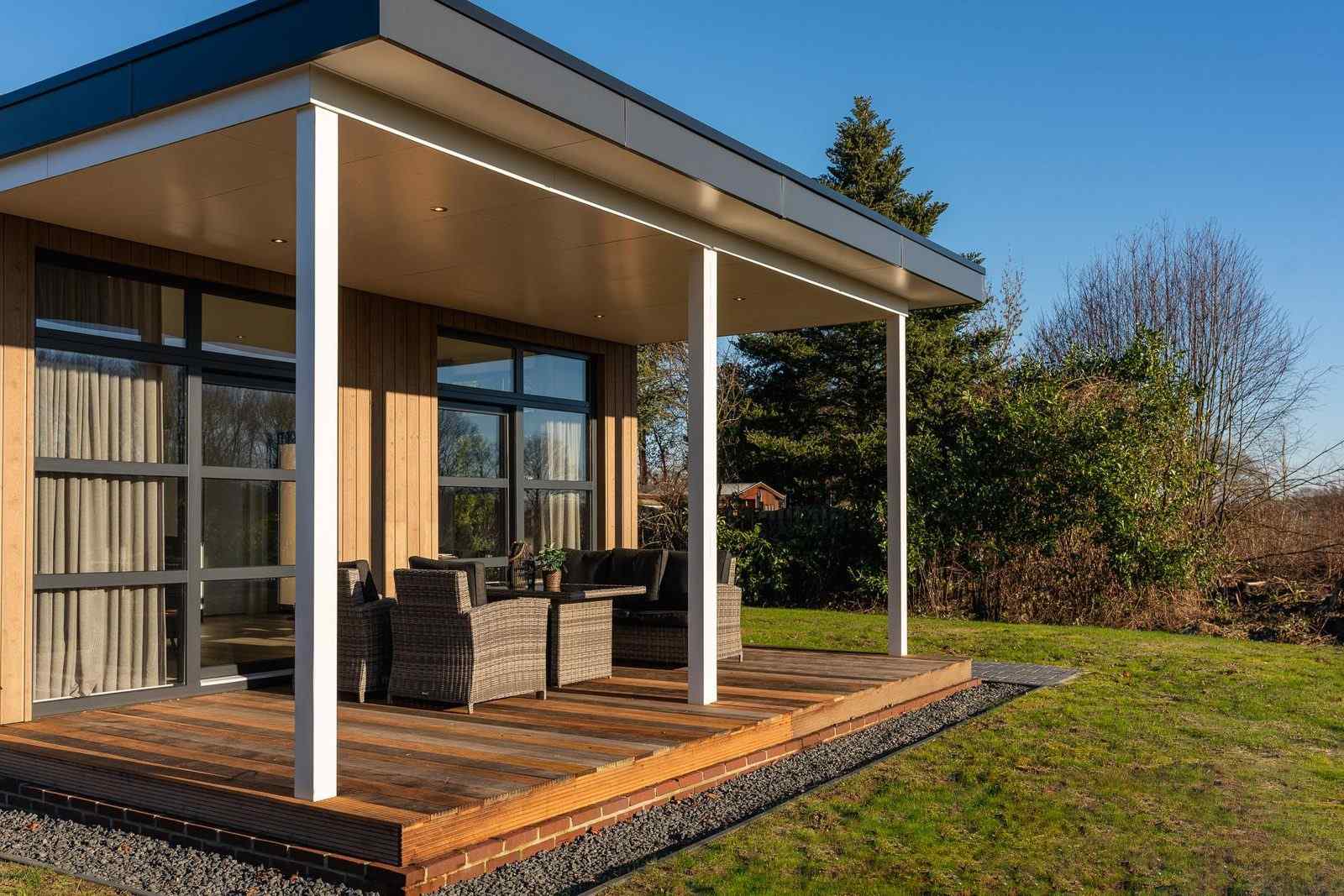 Lodge voor 4 personen met hottub aan de bosrand van Vak