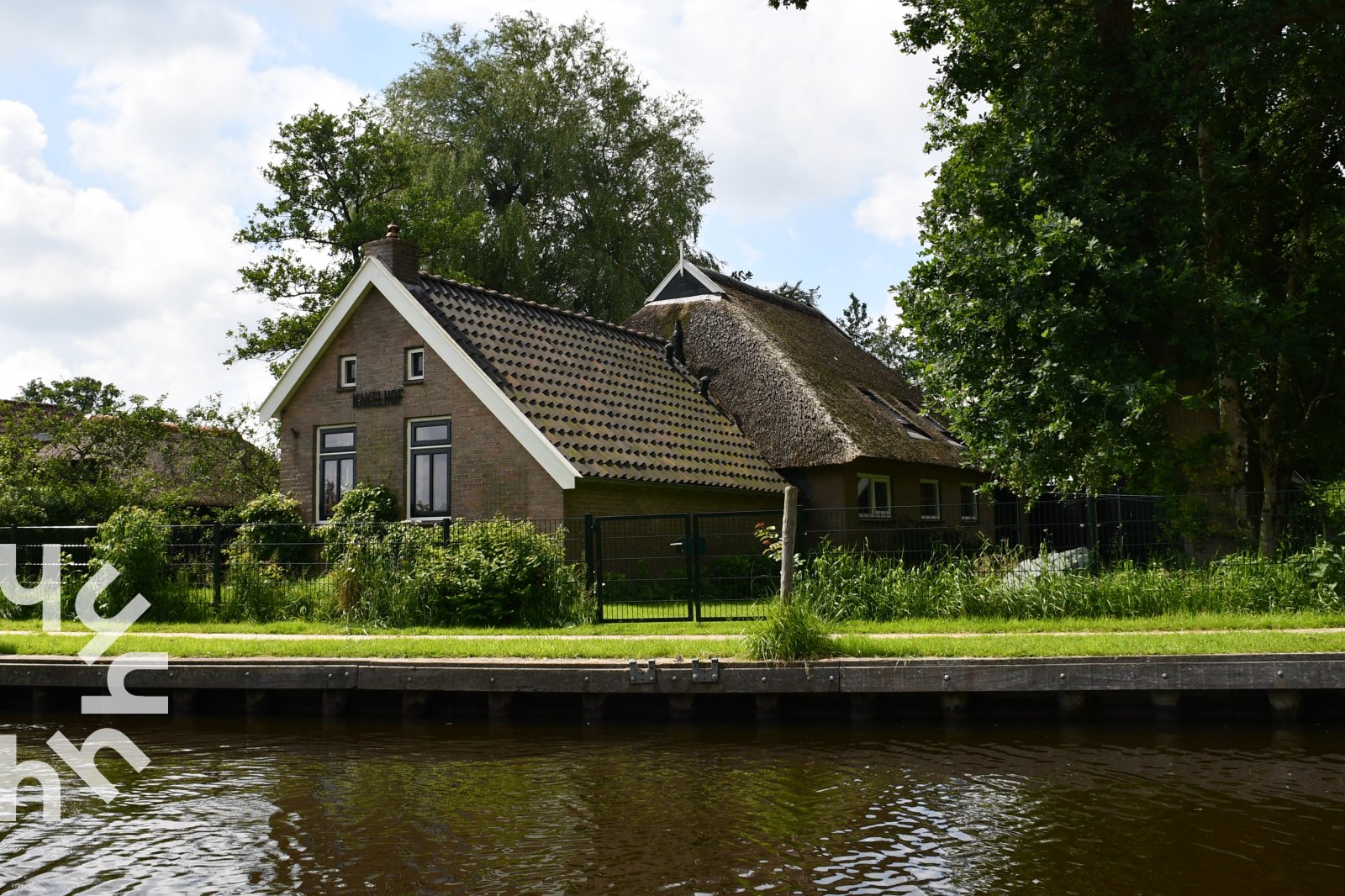 6-persoons-vakantiehuis-met-omheinde-tuin-aan-het-water-in-kalenberg