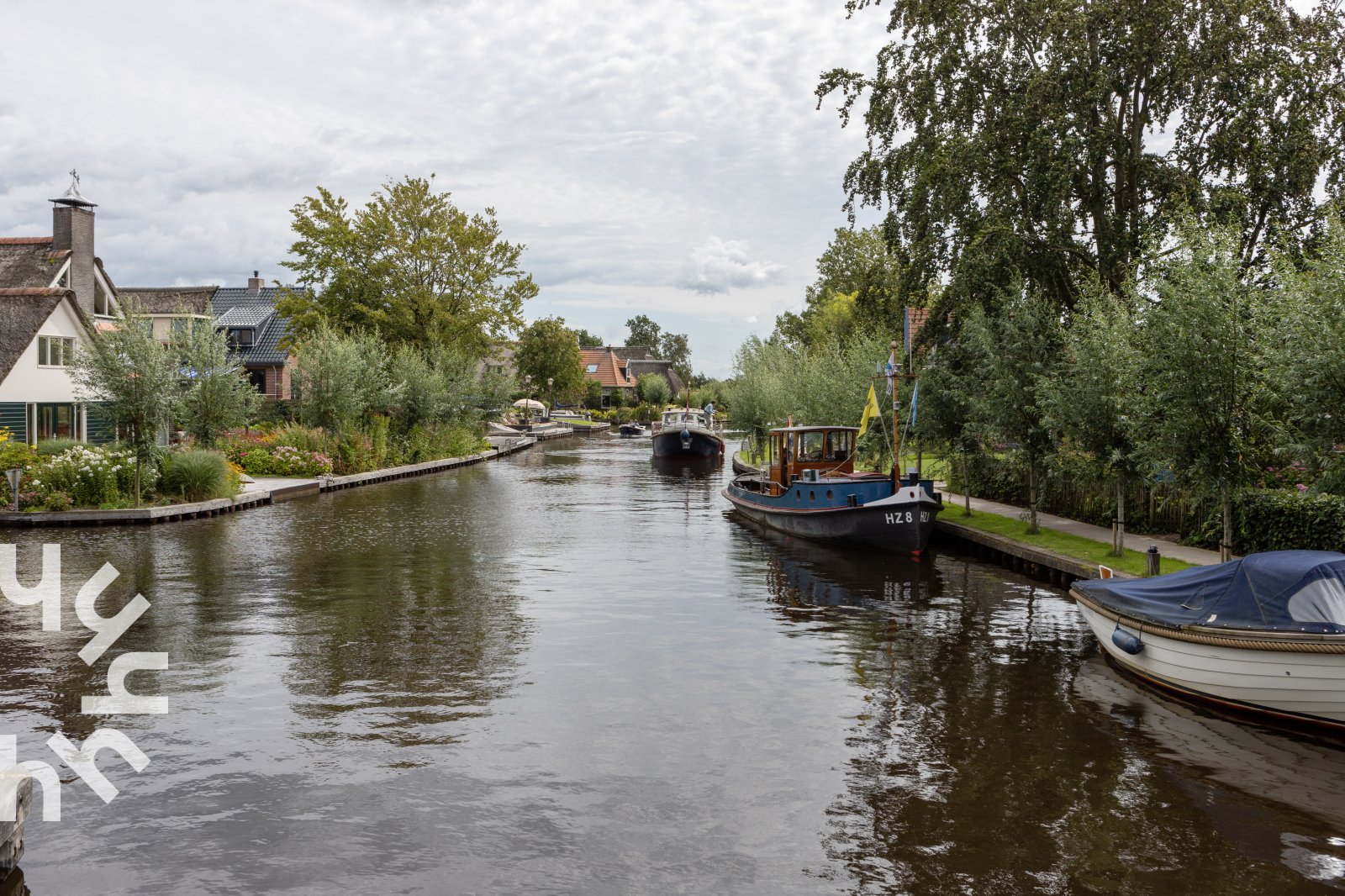 6-persoons-vakantiehuis-met-omheinde-tuin-aan-het-water-in-kalenberg