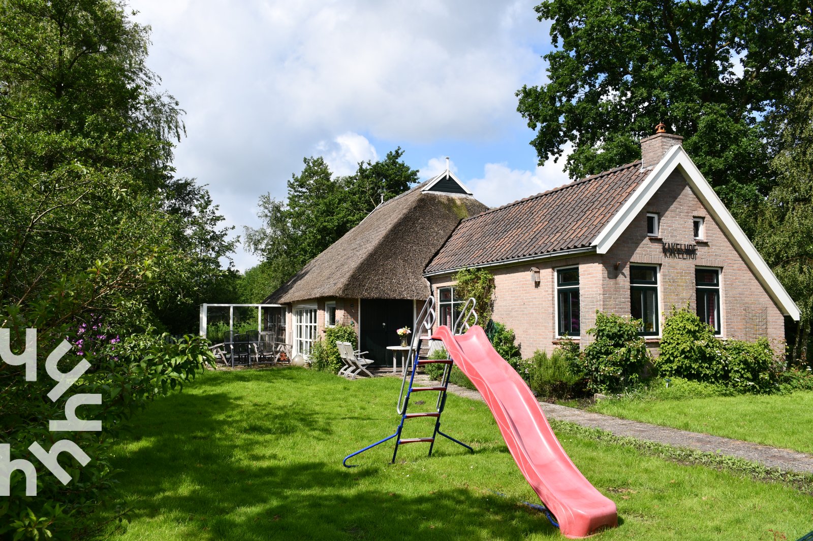 6-persoons-vakantiehuis-met-omheinde-tuin-aan-het-water-in-kalenberg