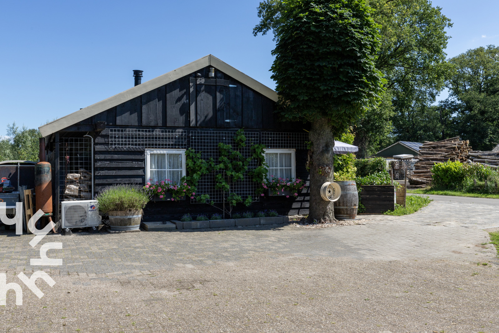 sfeervol-4-persoons-appartement-met-een-hottub-in-de-tuin-in-nieuw-heeten