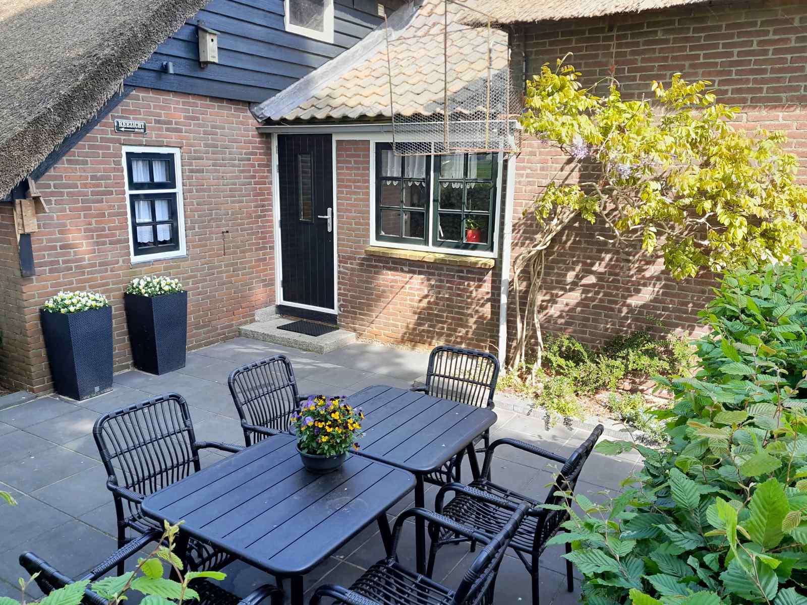 6-persoons-appartement-met-drie-slaapkamers-in-het-centrum-van-giethoorn