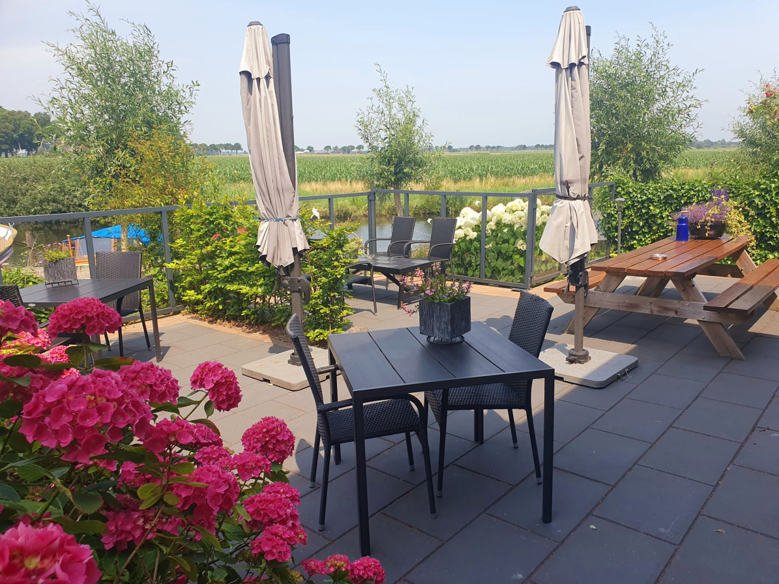authentiek-2-persoons-appartement-in-hollandse-stijl-met-vermeer-en-uitzicht-op-de-haven