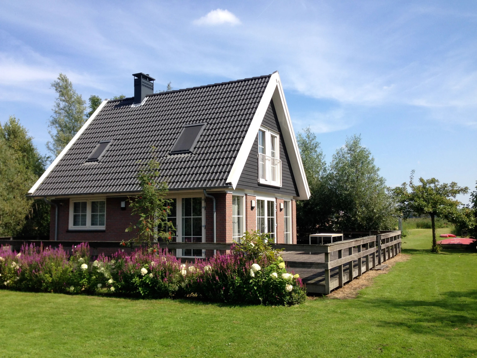 5 persoons vakantiehuis met sfeerhaard, direct aan het