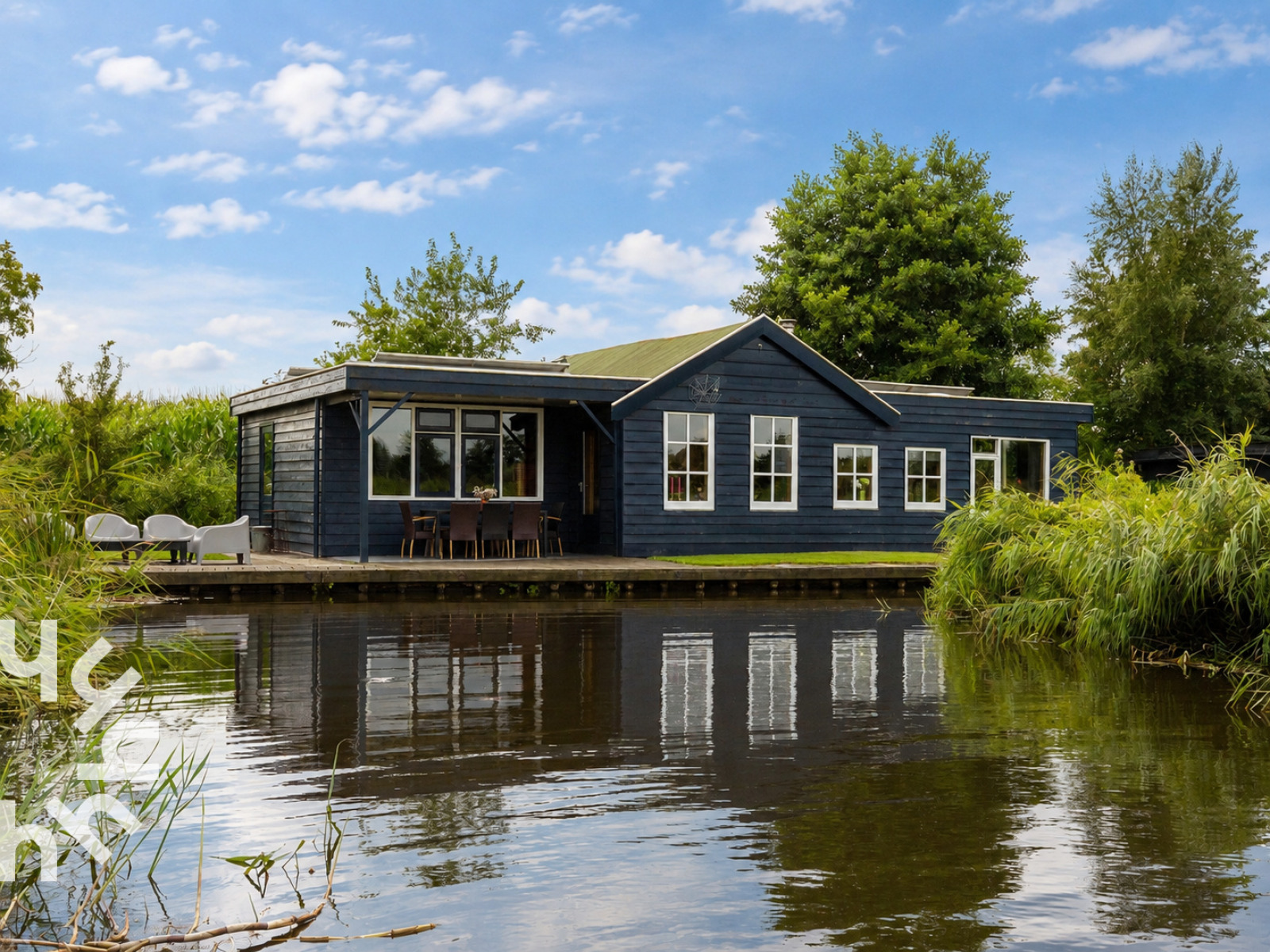 Uniek 8-persoons vakantiehuis aan het water in Giethoorn, met 2 fluisterboten