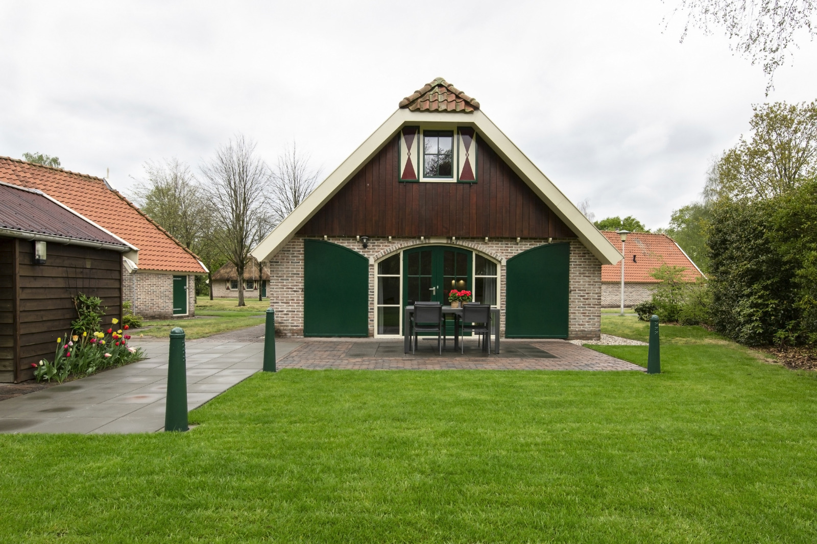 Comfortabele 4 persoons woonboerderij in IJhorst