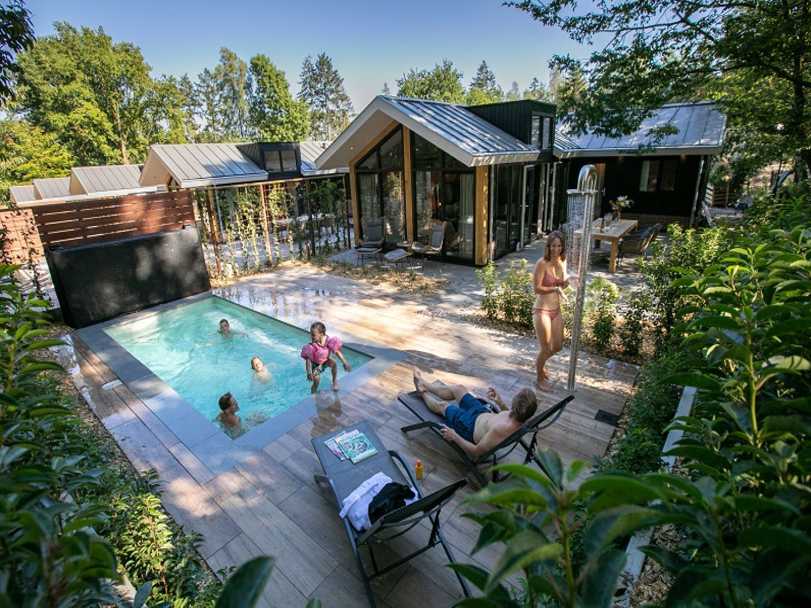 Luxe 6 persoons Pool Lodge in een bosrijke omgeving