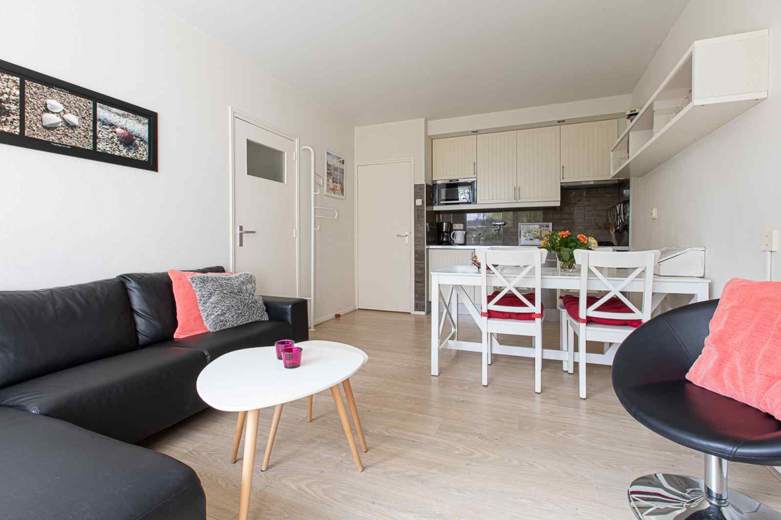 leuk-4-persoons-vakantieappartement-parterre-in-oostkapelle-700m-van-het-strand