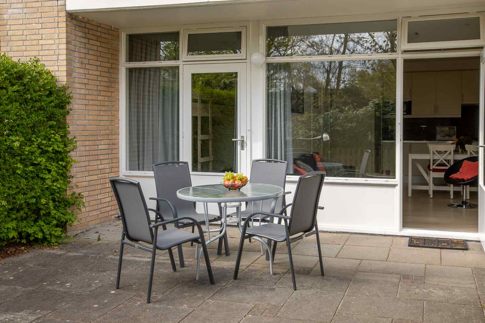 leuk-4-persoons-vakantieappartement-parterre-in-oostkapelle-700m-van-het-strand