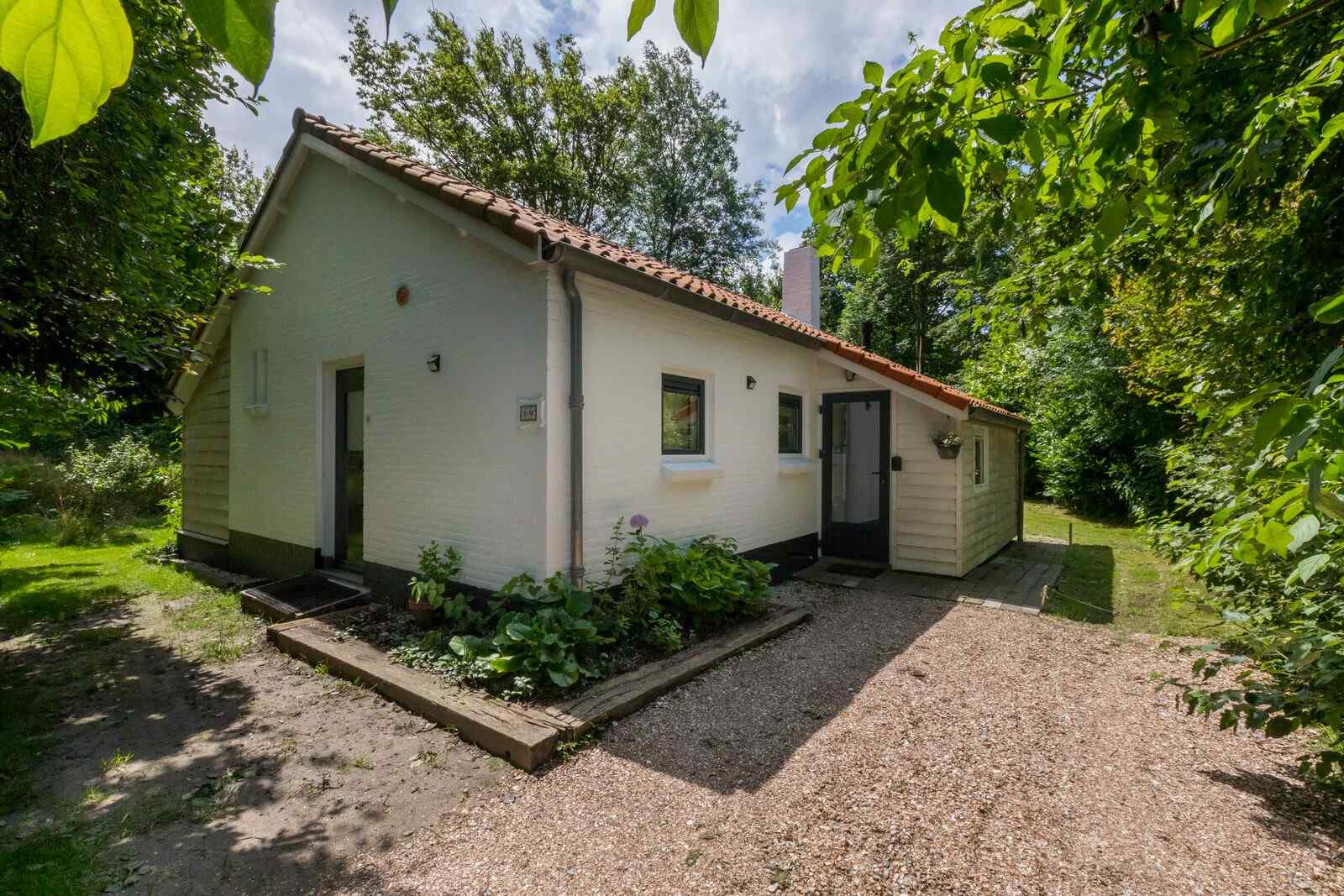 prachtig-gelegen-4-persoons-vakantiehuis-vlak-aan-zee-en-strand