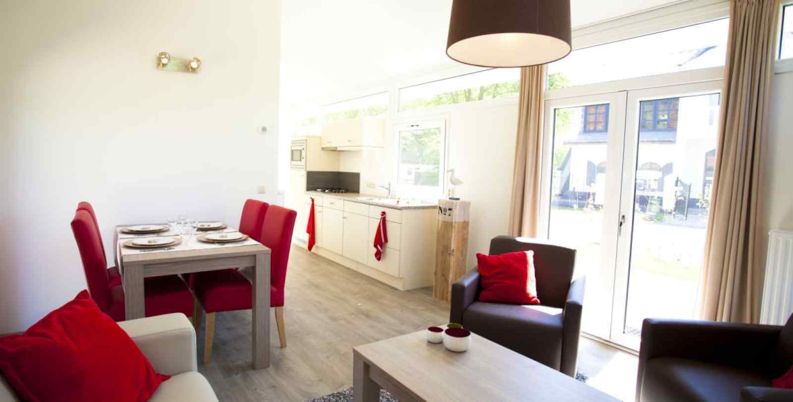 4-persoons-woning-met-veel-ramen-op-een-vakantiepark-in-breskens