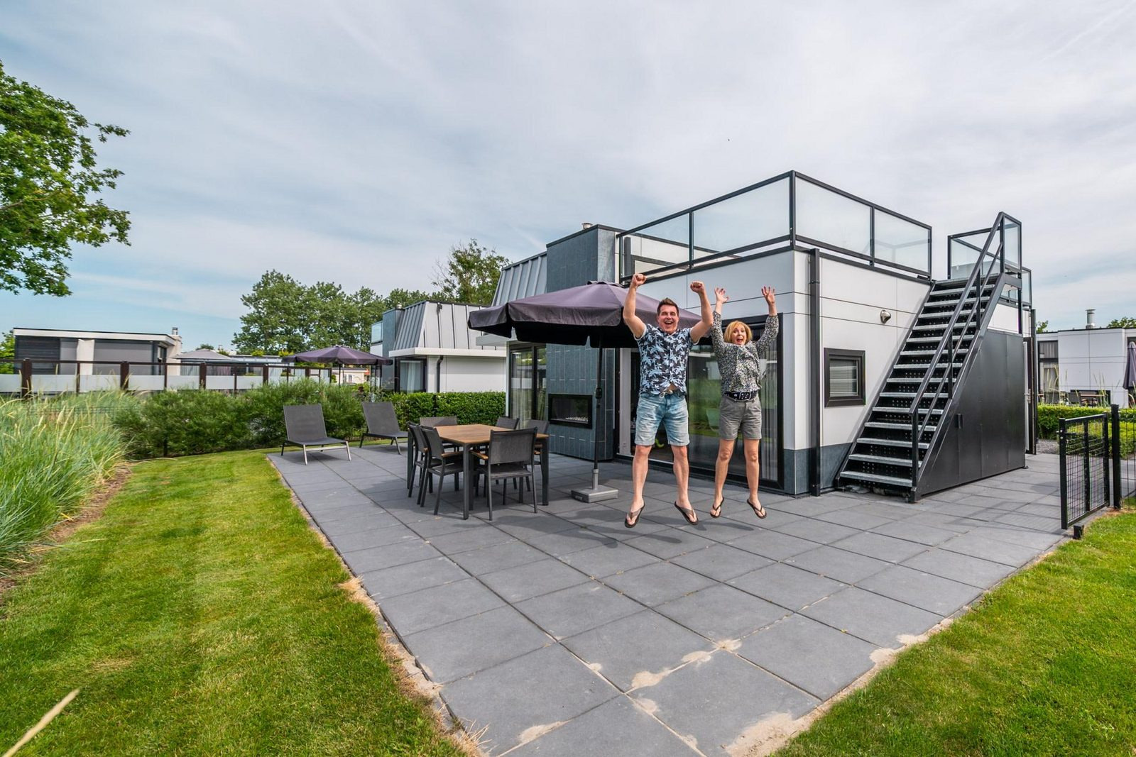 6-persoons-vakantiewoning-met-terras-en-een-dakterras-op-een-vakantiepark-in-breskens