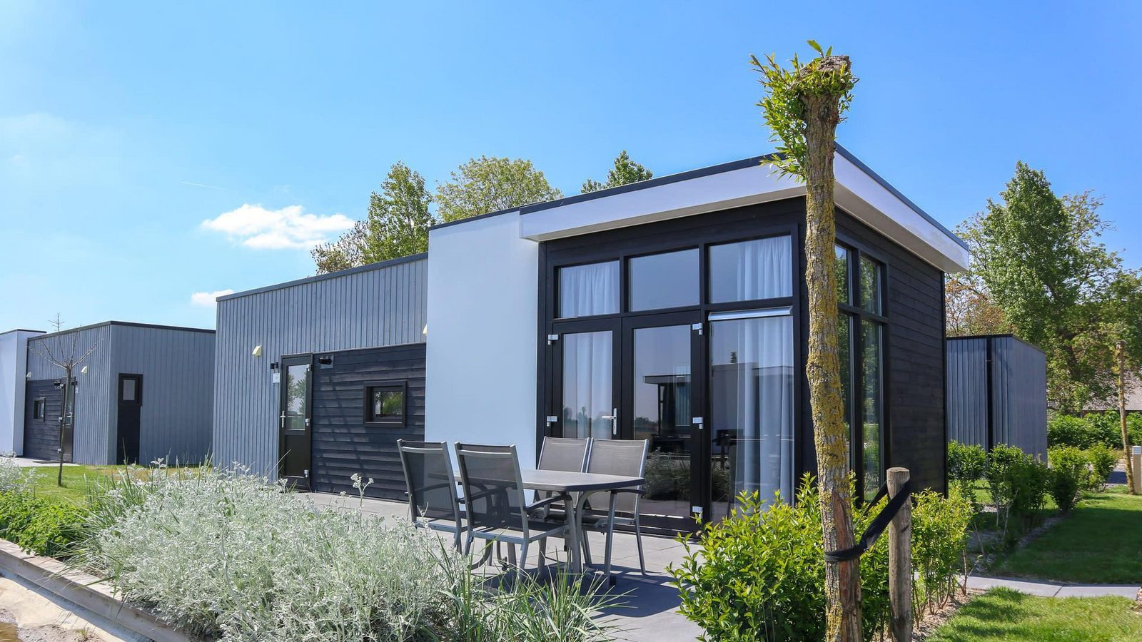 Modern 4 persoons vakantiewoning op een vakantiepark in