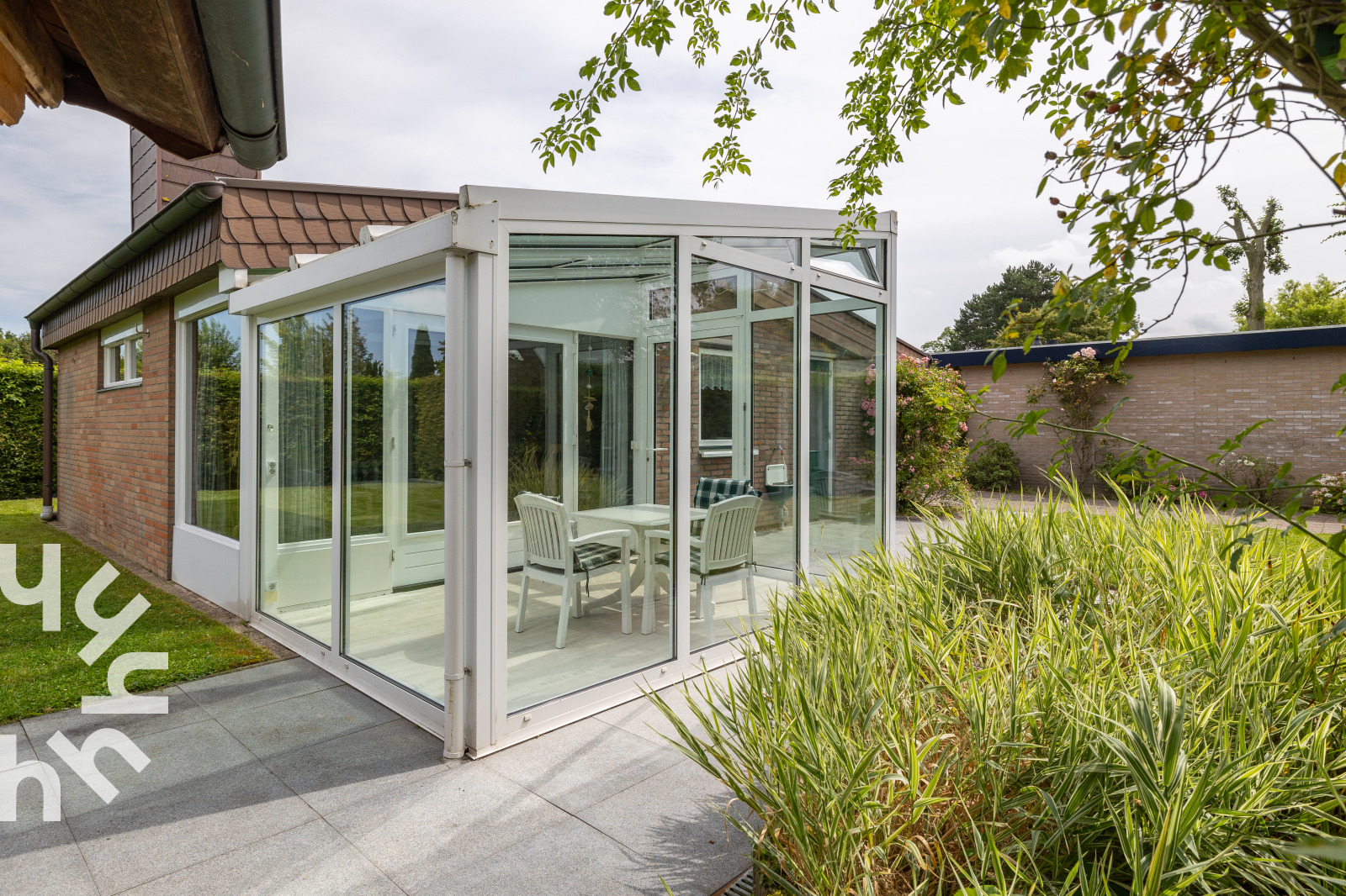 Vrijstaande bungalow met een serre vlakbij het Veerse M