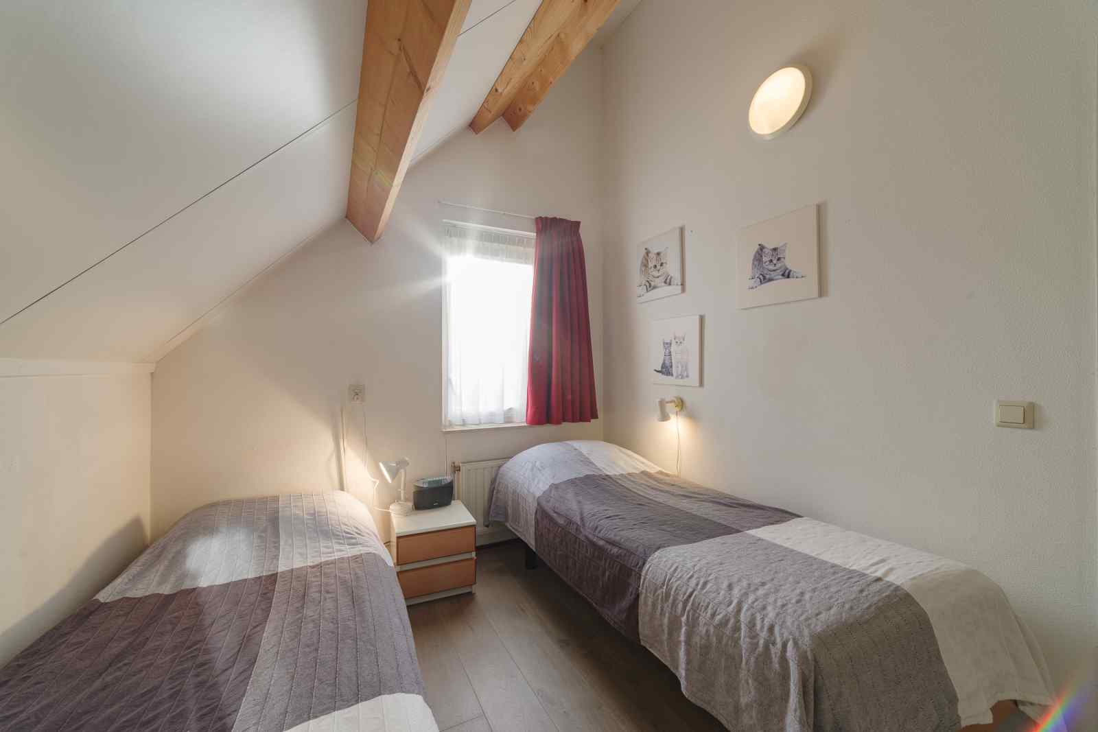 vrijstaande-8-persoons-vakantiewoning-nabij-zee-met-sauna