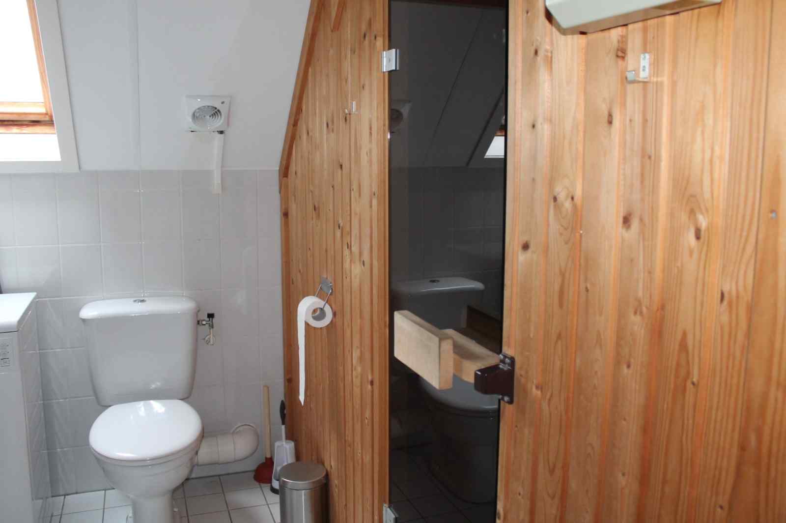 vrijstaande-8-persoons-vakantiewoning-nabij-zee-met-sauna