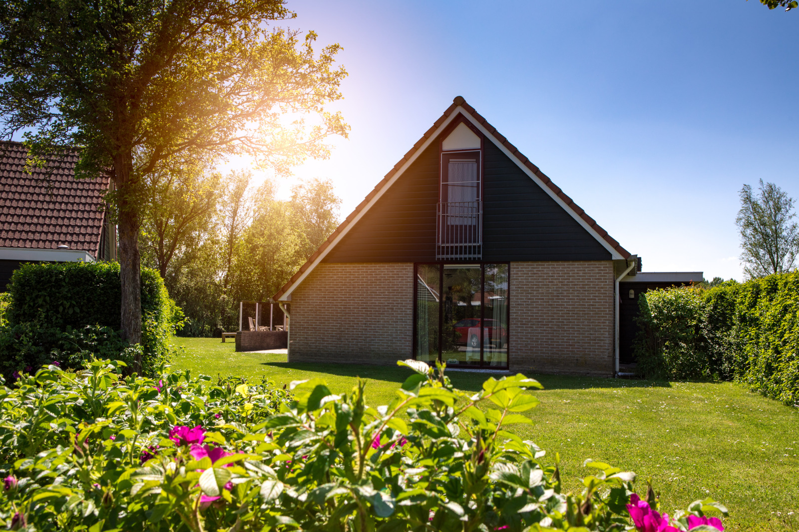 vrijstaande-en-sfeervol-ingerichte-bungalow-voor-6-personen