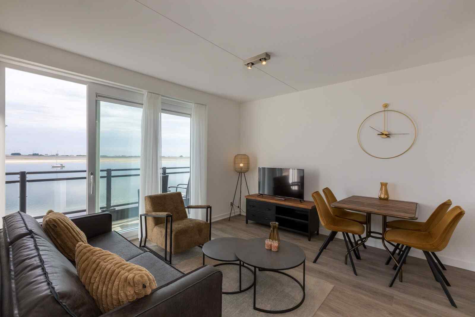 4-persoons-appartement-met-een-weids-uitzicht-over-het-water-in-sint-annaland