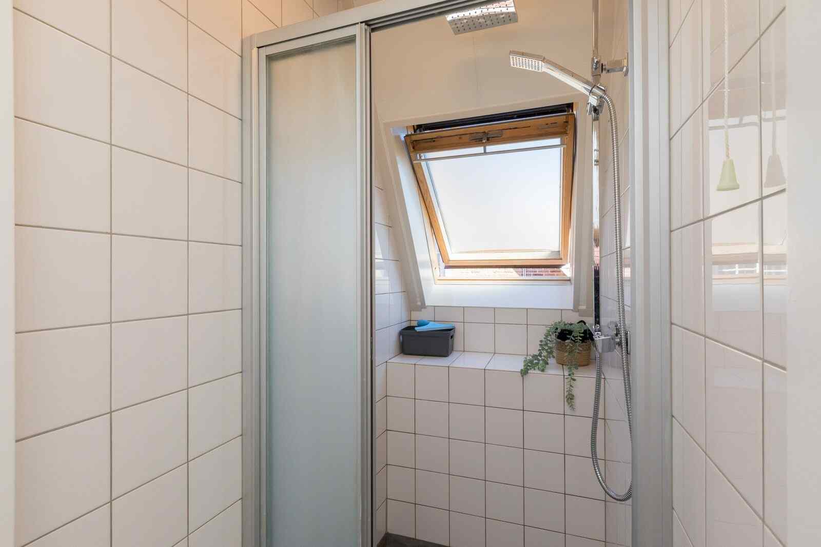 ZE1203