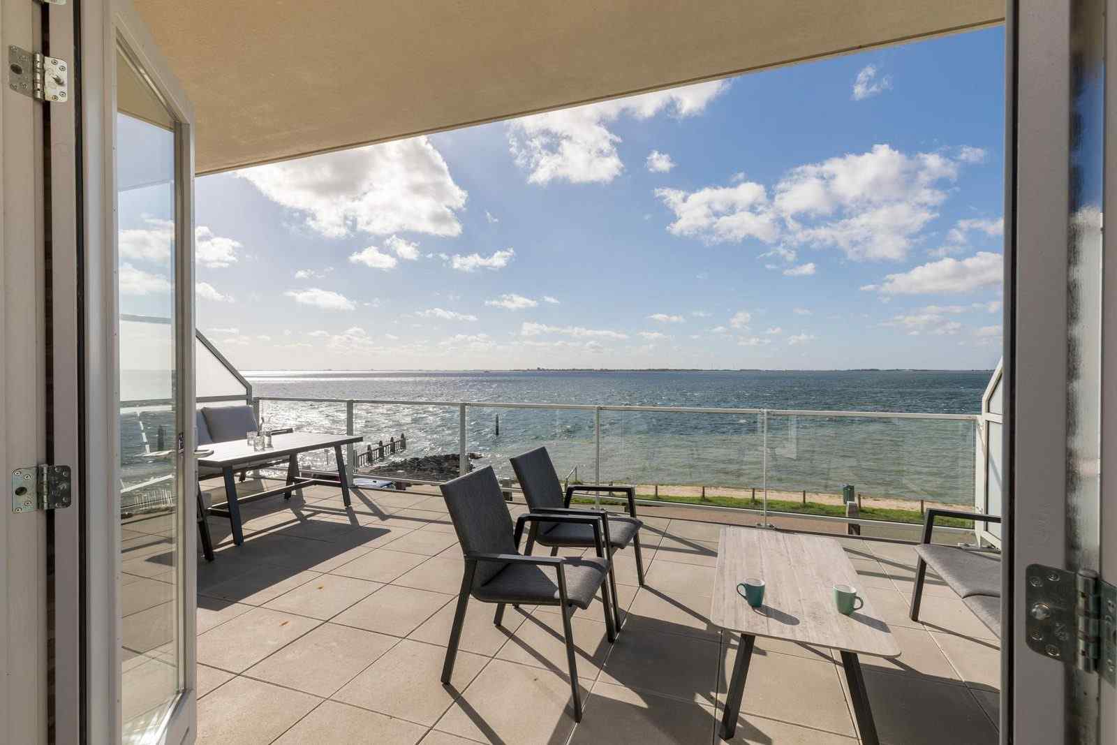 luxe-4-persoons-appartement-met-uitzicht-over-de-oosterschelde-zeeland