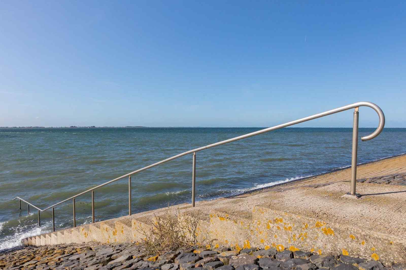 4-persoons-appartement-met-uitzicht-over-de-oosterschelde