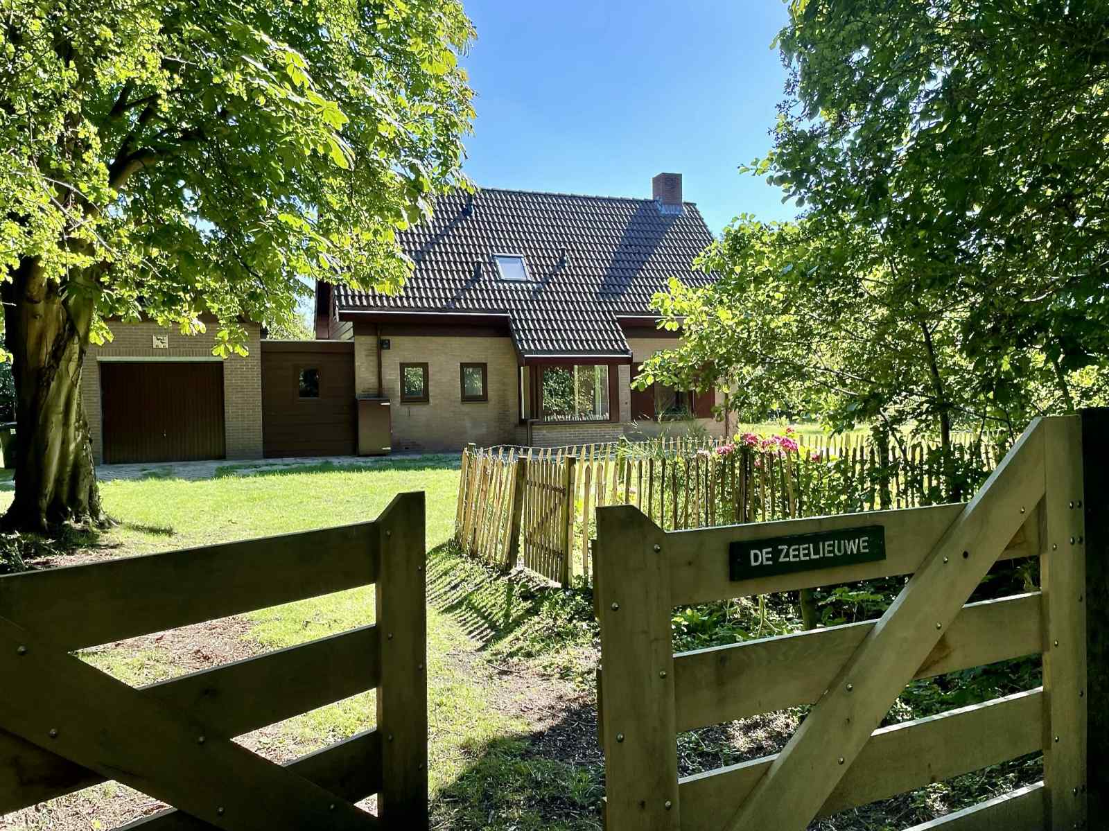 sfeervol-familiehuis-voor-6-personen-met-ruime-tuin-vlakbij-het-strand-in-renesse