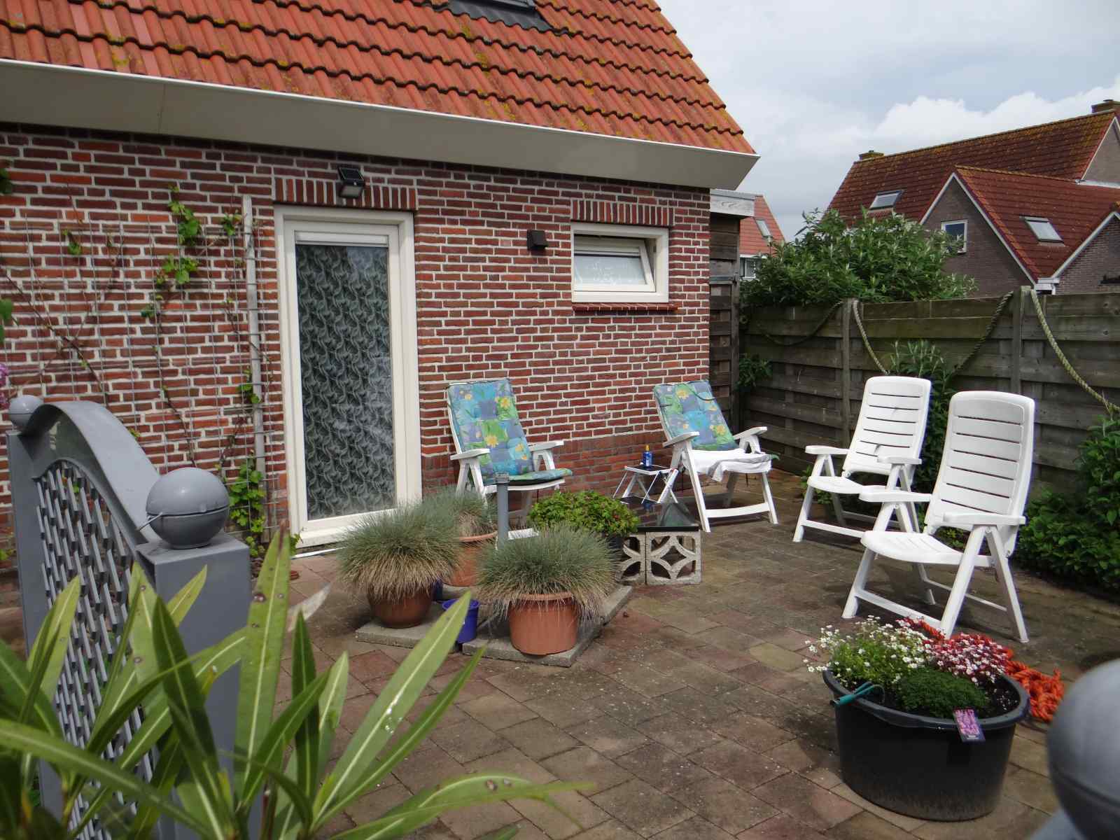 gezellige-4-persoons-vakantiewoning-met-eigen-terras-in-het-zeeuwse-biggekerke