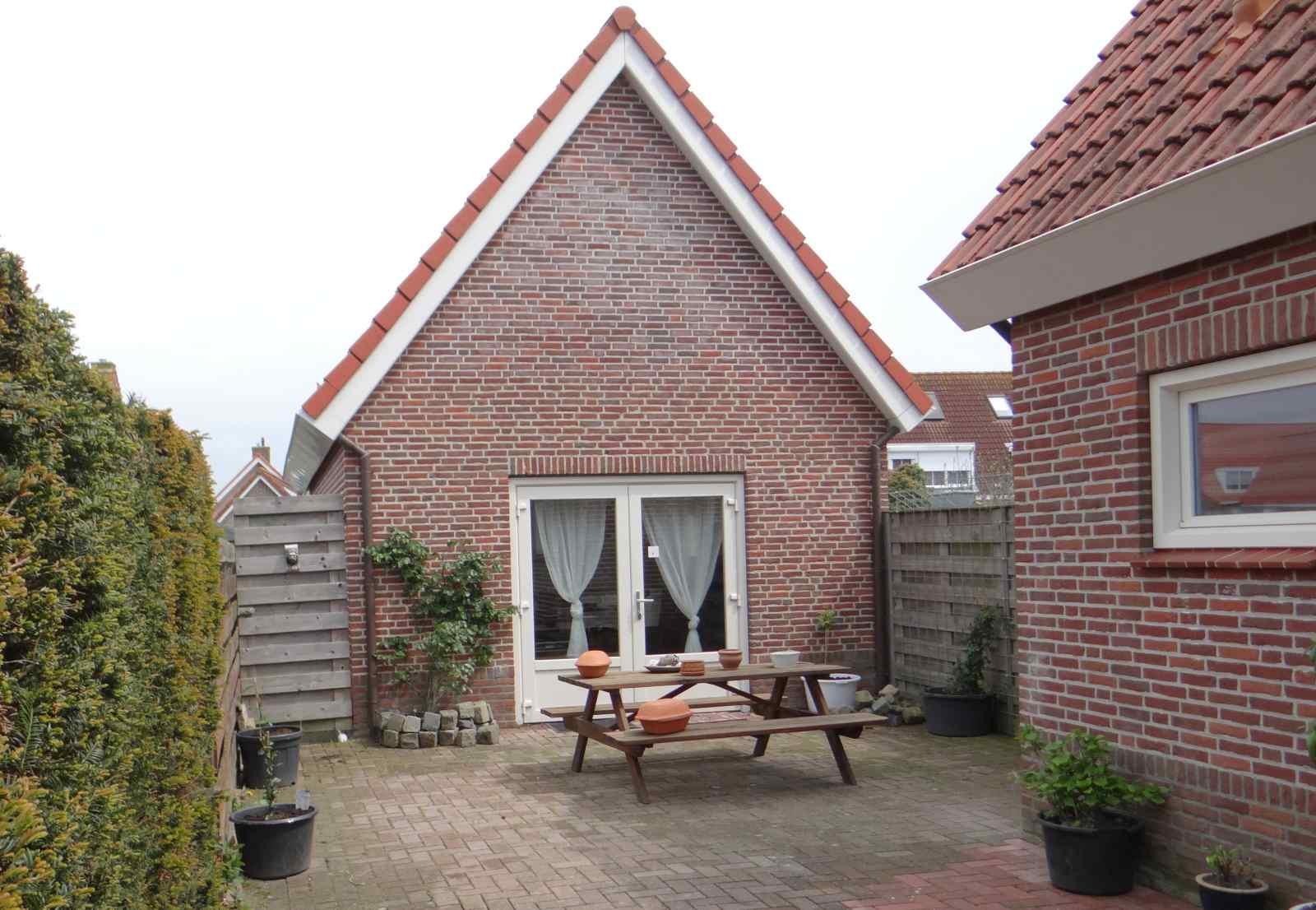 gezellige-4-persoons-vakantiewoning-met-eigen-terras-in-het-zeeuwse-biggekerke